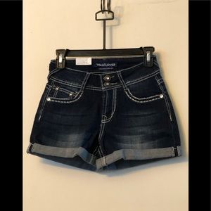 Women curvy shortly short